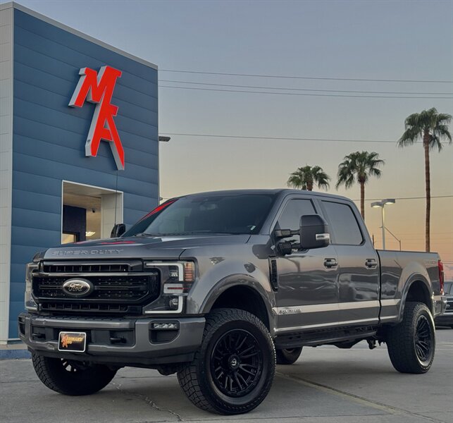 2022 Ford F-350 LARIAT  