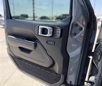 2022 Jeep Wrangler Sport   - Photo 9 - Yuma, AZ 85364