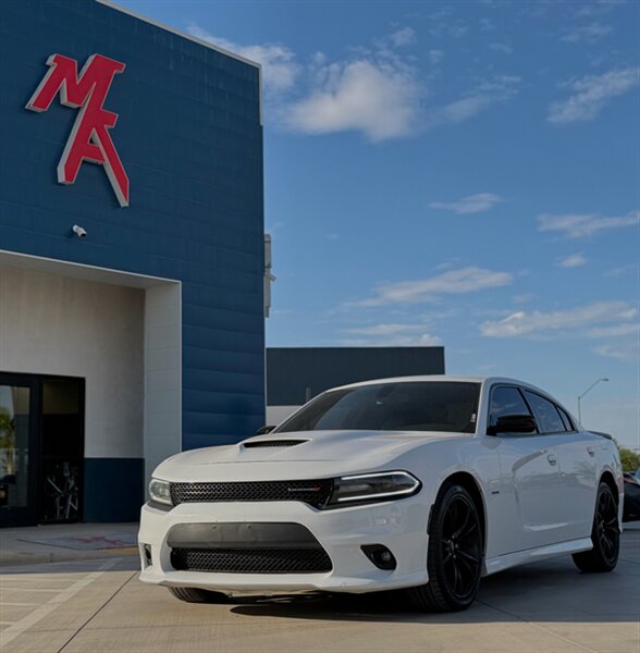 2018 Dodge Charger R/T's photo