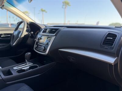 2017 Nissan Altima 2.5 SV - Photo 5 - Somerton, AZ 85350