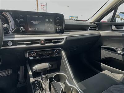 2021 Kia K5 LXS   - Photo 5 - Yuma, AZ 85364