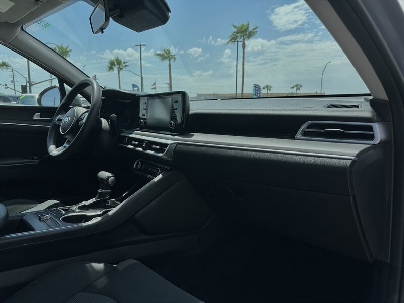 2021 Kia K5 LXS photo 6