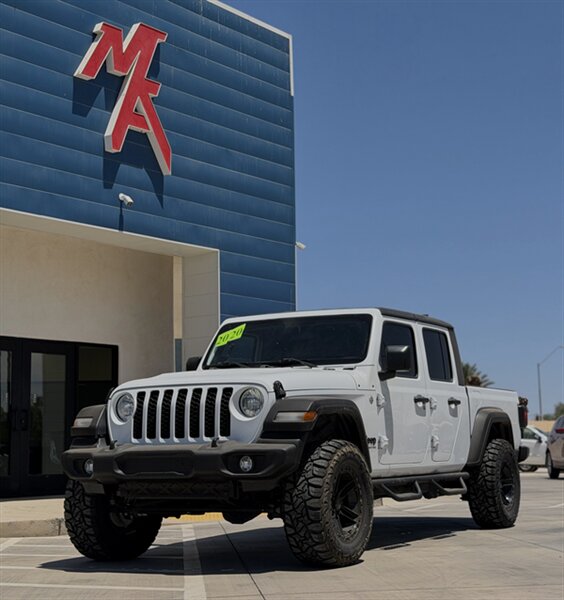 2020 Jeep Gladiator Sport S's photo