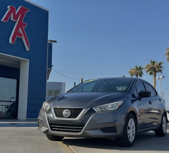 2020 Nissan Versa S - Photo 1 - Yuma, AZ 85365