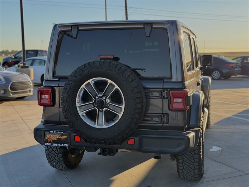 2018 Jeep Wrangler Unlimited Sahara photo 2