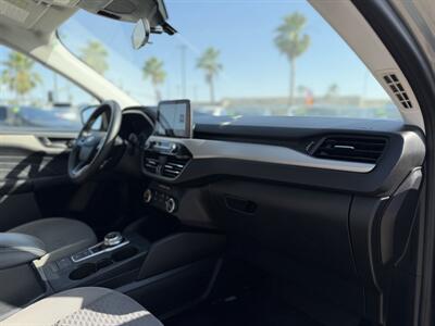 2022 Ford Escape SE   - Photo 8 - Somerton, AZ 85350