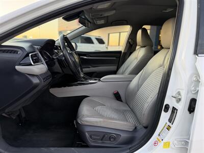 2018 Toyota Camry SE   - Photo 4 - Yuma, AZ 85365