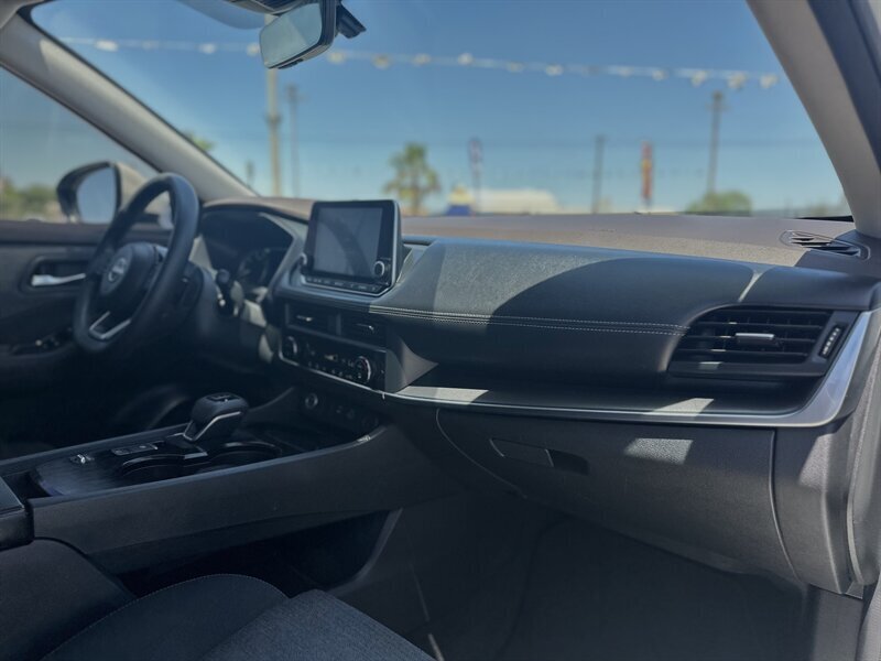 2023 Nissan Rogue SV - Photo 6