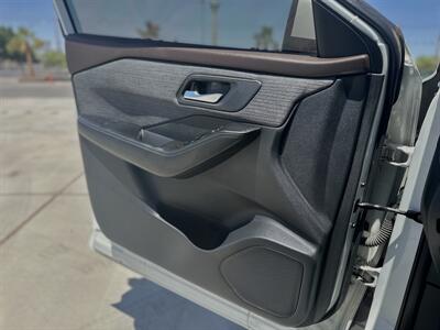 2023 Nissan Rogue SV   - Photo 5 - Somerton, AZ 85350
