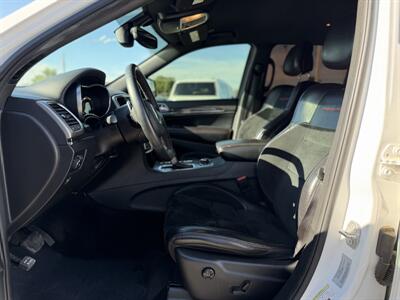 2017 Jeep Grand Cherokee Trailhawk   - Photo 2 - Yuma, AZ 85364