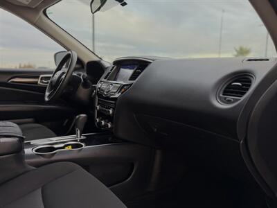 2020 Nissan Pathfinder S   - Photo 10 - Somerton, AZ 85350