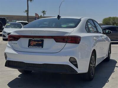 2022 Kia Forte LXS   - Photo 9 - Yuma, AZ 85364