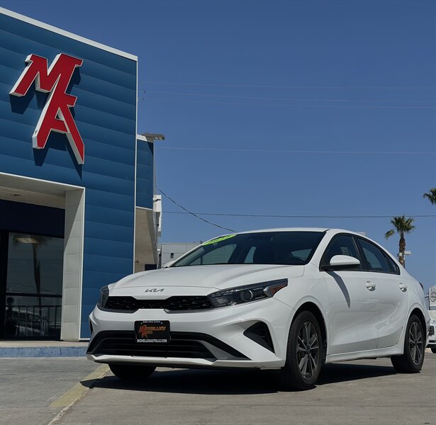 2022 Kia Forte LXS - Photo 1 - Somerton, AZ 85350