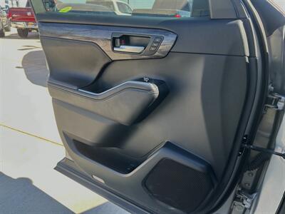 2020 Toyota Highlander Limited   - Photo 4 - Yuma, AZ 85364