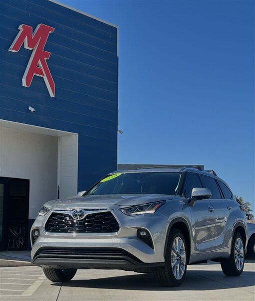 2020 Toyota Highlander Limited - Photo 1 - Yuma, AZ 85364
