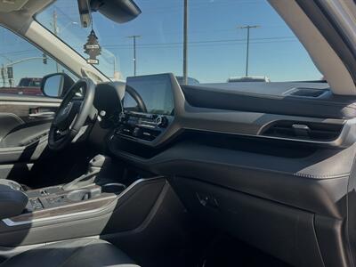 2020 Toyota Highlander Limited   - Photo 6 - Yuma, AZ 85364