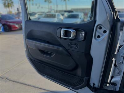 2024 Jeep Wrangler Sahara   - Photo 10 - Yuma, AZ 85364