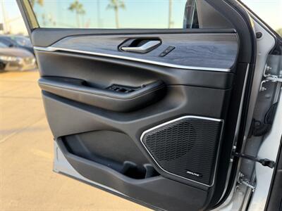 2022 Jeep Grand Cherokee L Limited   - Photo 8 - Yuma, AZ 85364