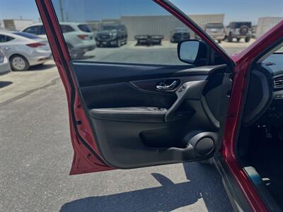 2017 Nissan Rogue S - Photo 6 - Yuma, AZ 85365