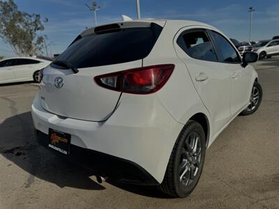 2020 Toyota Yaris Hatchback LE   - Photo 11 - Yuma, AZ 85364