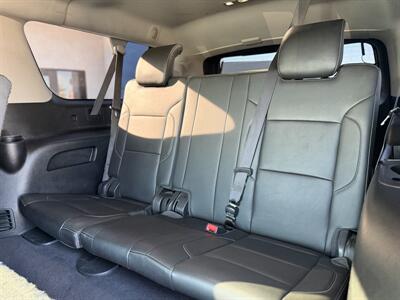 2019 Chevrolet Suburban LT - Photo 5 - Yuma, AZ 85365