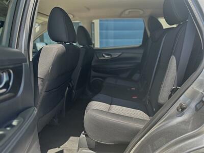 2018 Nissan Rogue SV   - Photo 4 - Somerton, AZ 85350