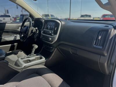 2019 Chevrolet Colorado LT   - Photo 5 - Yuma, AZ 85365