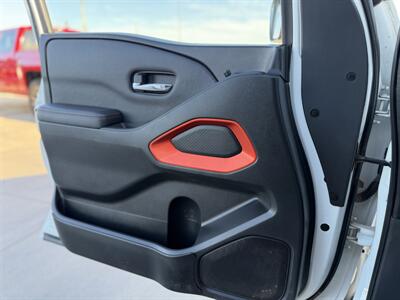 2022 Nissan Frontier PRO-4X - Photo 9 - Yuma, AZ 85364