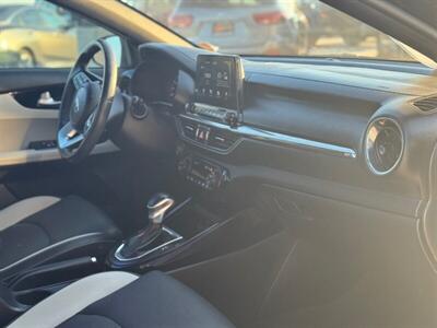 2020 Kia Forte EX   - Photo 3 - Yuma, AZ 85364