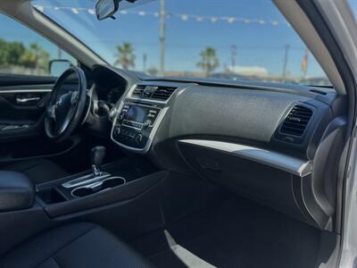 2017 Nissan Altima 3.5 SR   - Photo 5 - Yuma, AZ 85364