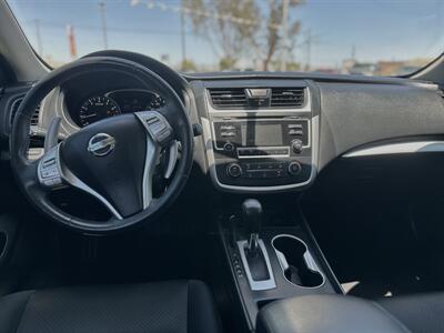 2017 Nissan Altima 3.5 SR   - Photo 2 - Yuma, AZ 85364