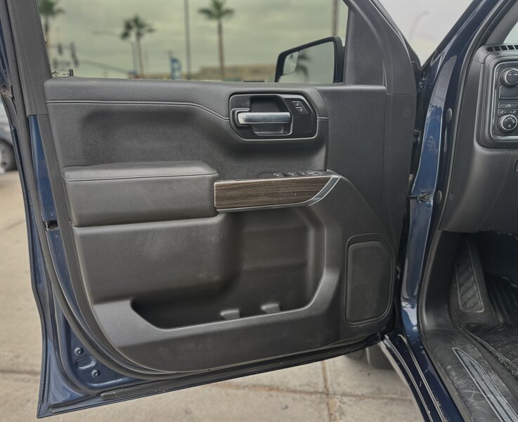 2020 Chevrolet Silverado 1500 LT photo 6
