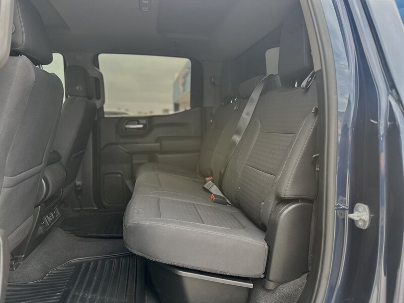 2020 Chevrolet Silverado 1500 LT photo 3