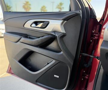 2021 Chevrolet Traverse RS - Photo 11 - Yuma, AZ 85364
