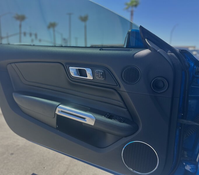 2020 Ford Mustang GT Premium photo 5