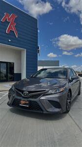 2018 Toyota Camry SE Sedan