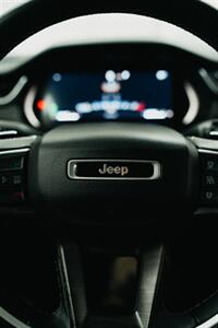 2022 Jeep Grand Cherokee Limited   - Photo 10 - Yuma, AZ 85364