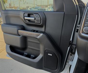 2019 Chevrolet Silverado 1500 LTZ   - Photo 9 - Somerton, AZ 85350