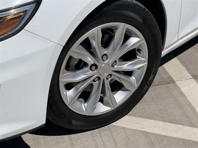 2020 Chevrolet Malibu LT - Photo 10 - Somerton, AZ 85350