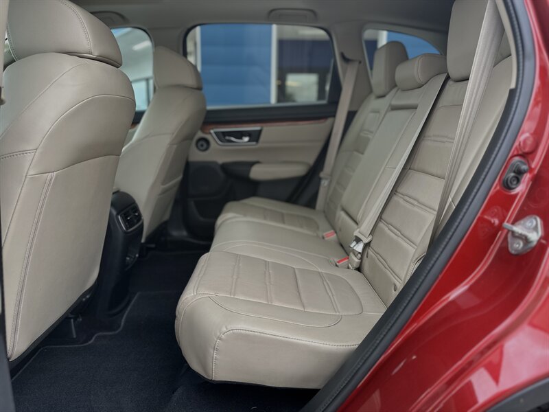 2019 Honda CR-V Touring photo 2