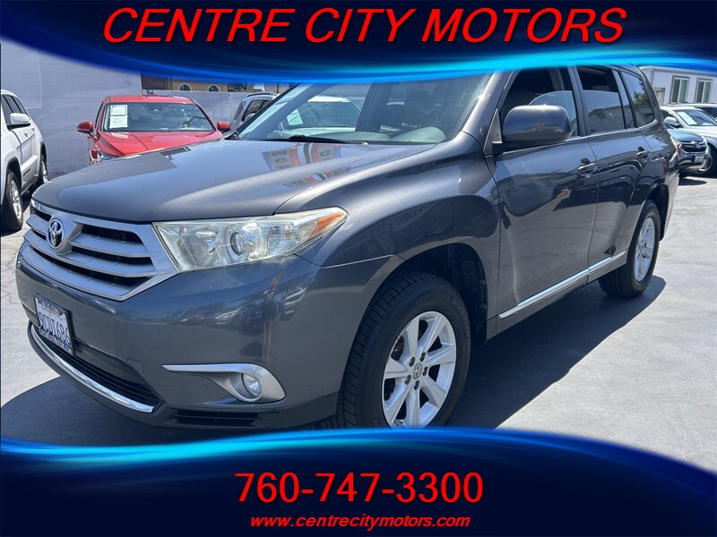 2013 Toyota Highlander Plus - Photo 1 - Escondido, CA 92025
