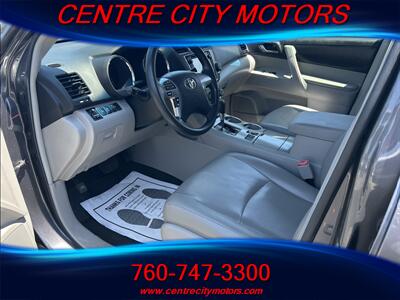 2013 Toyota Highlander Plus   - Photo 11 - Escondido, CA 92025