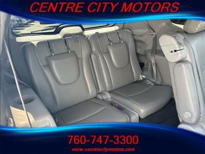 2013 Toyota Highlander Plus   - Photo 8 - Escondido, CA 92025