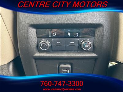 2022 Chevrolet Traverse LT Cloth   - Photo 11 - Escondido, CA 92025
