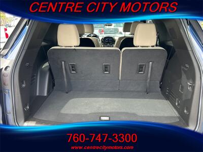 2022 Chevrolet Traverse LT Cloth   - Photo 7 - Escondido, CA 92025