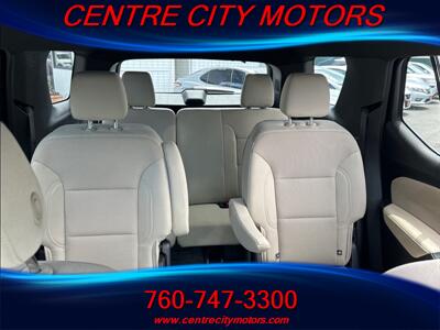 2022 Chevrolet Traverse LT Cloth   - Photo 13 - Escondido, CA 92025