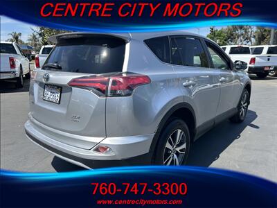 2018 Toyota RAV4 XLE   - Photo 5 - Escondido, CA 92025