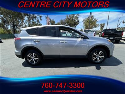 2018 Toyota RAV4 XLE   - Photo 2 - Escondido, CA 92025