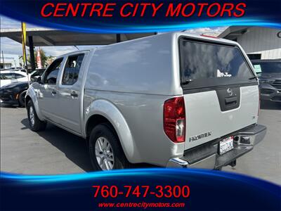 2017 Nissan Frontier SV  Crew Cab - Photo 4 - Escondido, CA 92025