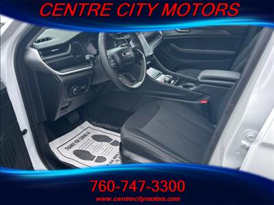 2023 Jeep Grand Cherokee L Laredo   - Photo 14 - Escondido, CA 92025